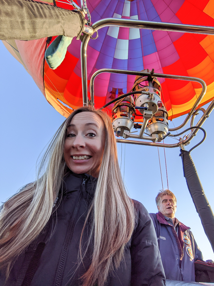 I should've brought a selfie stick | What to Pack for a Winter Hot Air Balloon Ride | Scottsdale, Arizona and Hot Air Expeditions | Hot air balloon packing list #hotairballoon #scottsdale #arizona #packinglist