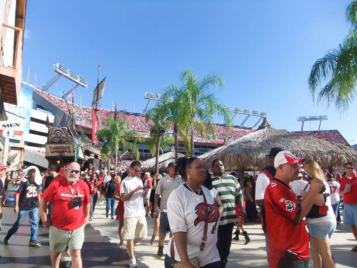 7 Terrific Tours to Take in Tampa, Florida | Raymond James Stadium, NFL Tampa Bay Buccaneers #tampa #florida #buccaneers #nfl #bucs #football