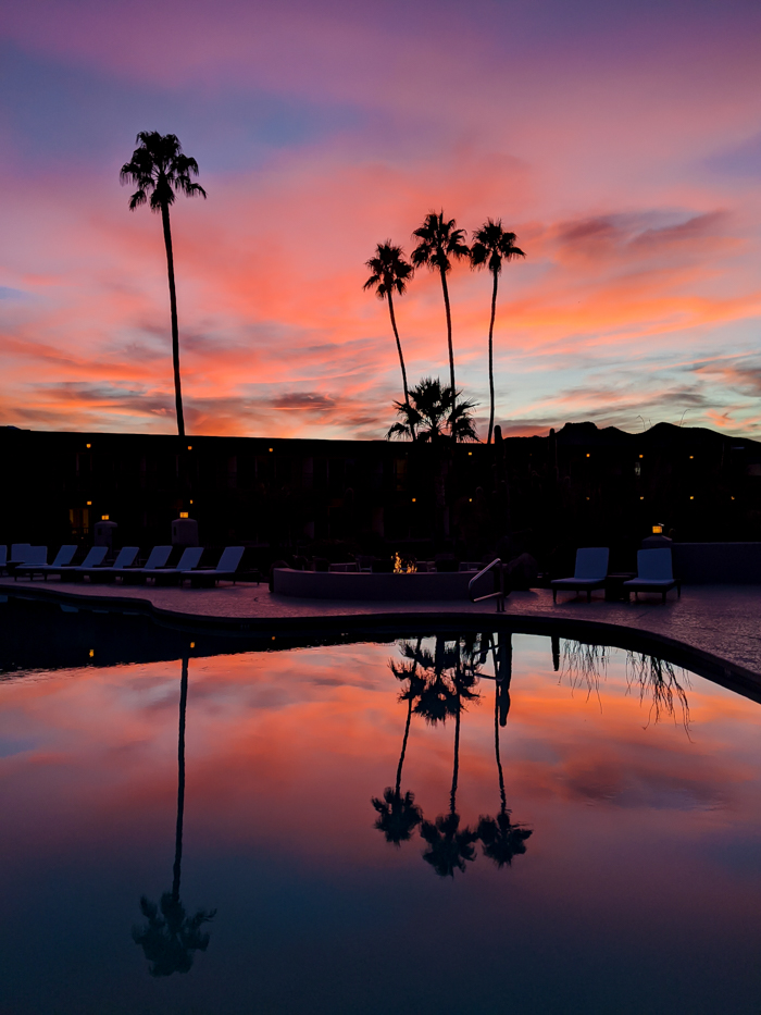 Desert sunsest / Offseason Arizona: 8 Reasons to Visit Scottsdale in the Winter / Scottsdale, Arizona / #scottsdale #arizona #wintertravel #sunset