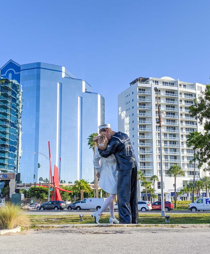 Unconditional Surrender statue / 3 days in Sarasota, Florida / What to do in Sarasota, Where to eat in Sarasota, itinerary and information guide