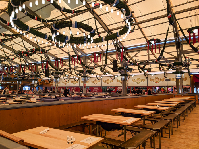 Schottenhamel tent in the morning / Must-Know Oktoberfest tips from an Oktoberfest tour guide and locals / what you need to know about oktoberfest in munich, germany