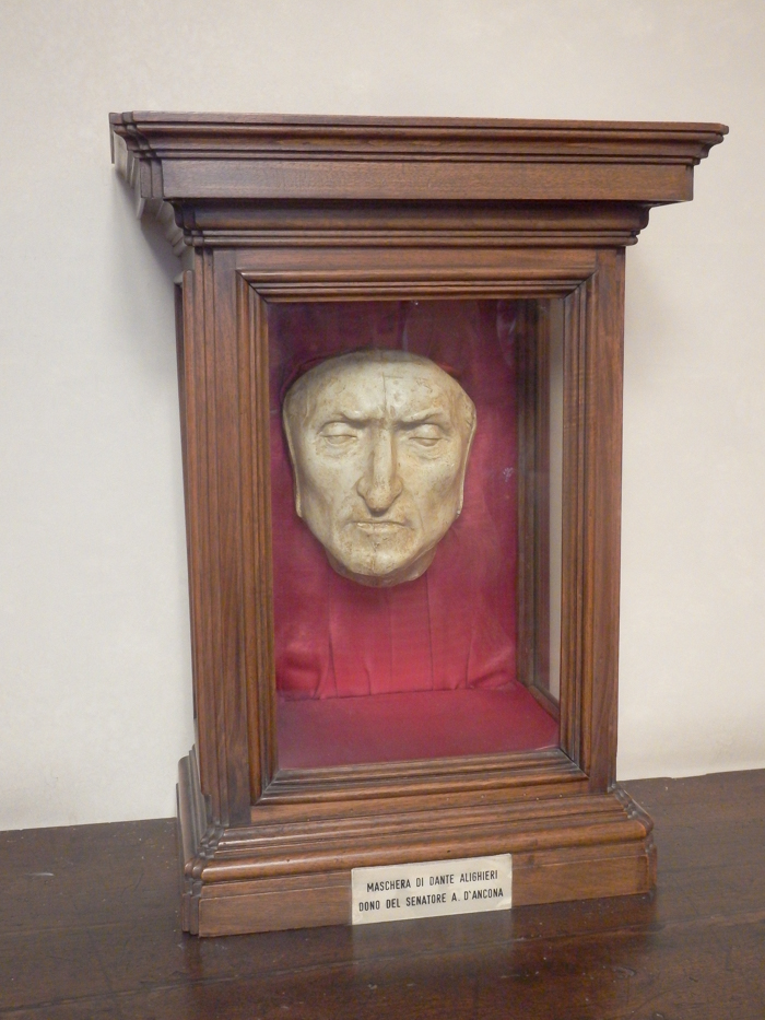 Dante death mask inside Palazzo Vecchio museum / 2 days in Florence, Italy