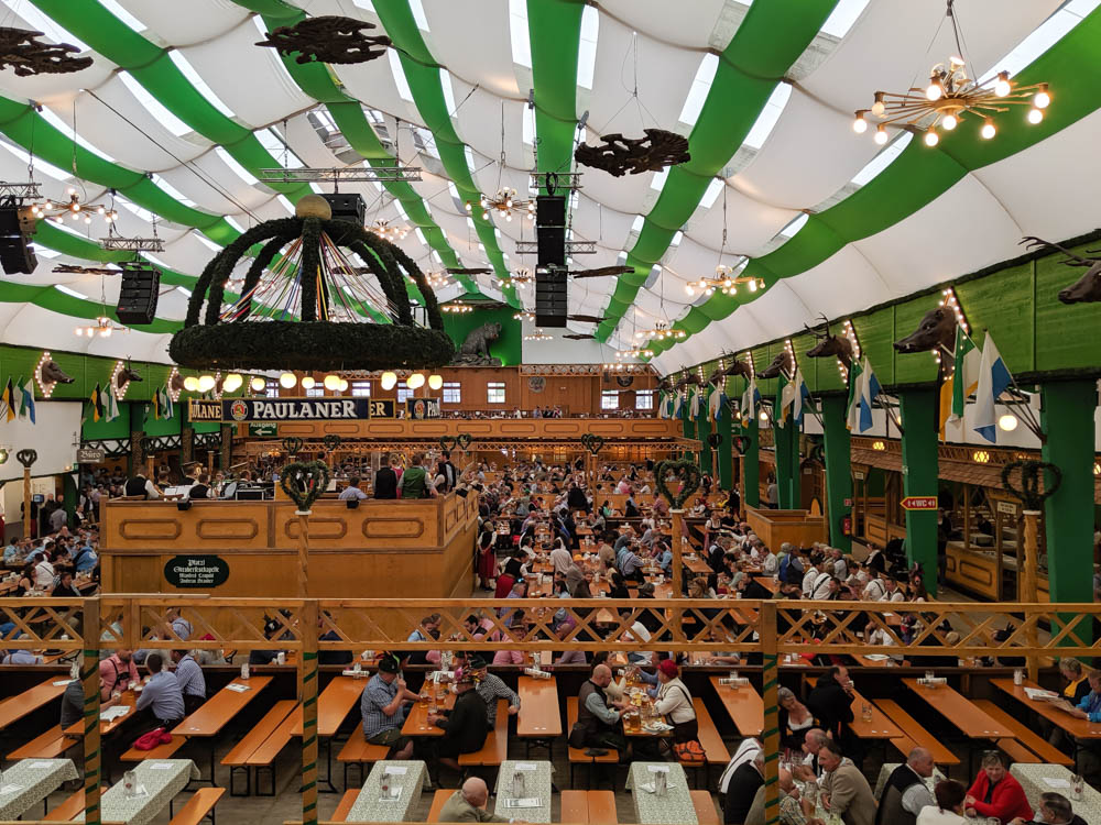 How to decorate for an Oktoberfest party at home: Armbrustschutzenzelt