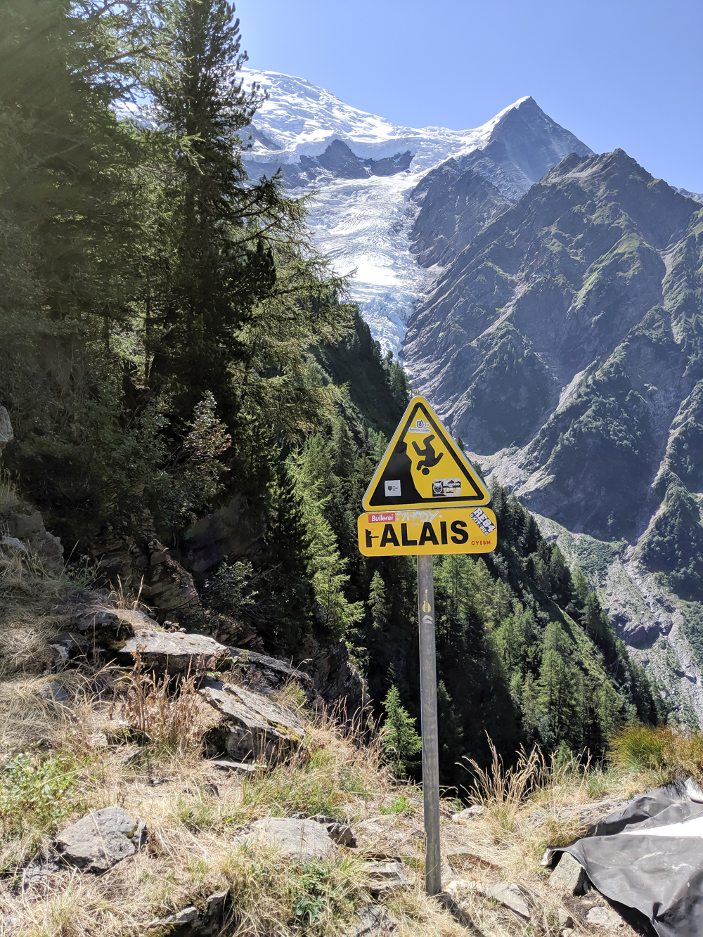 Best hikes in Chamonix: Plan de l'Aiguille to Mer de Glace and Montenvers on the Grand Balcon Nord / best day hikes in Chamonix / Mer de glace glacier, hiking in chamonix / falling hazard