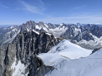 Aiguille du Midi summer visitor's guide in Chamonix, France / How much does it cost, how long does it take, and Aiguille du Midi summer visiting tips #aiguilledumidi #chamonix #alps #frenchalps #montblanc