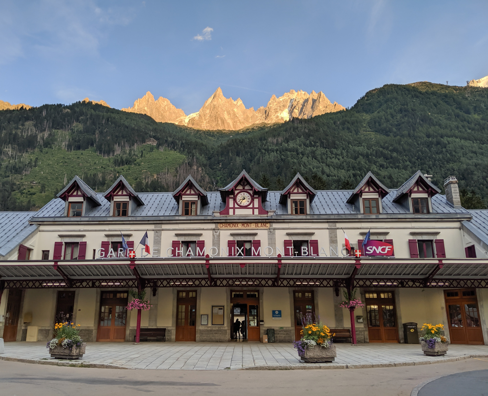 Chamonix in the summer travel guide: How to get to Chamonix, Chamonix train statin