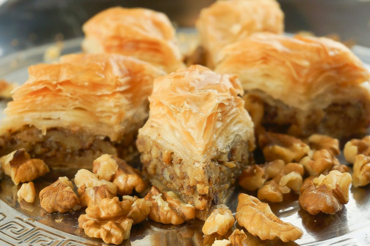 Simple honey walnut baklava recipe | How to make baklava | Greek baklava #baklava