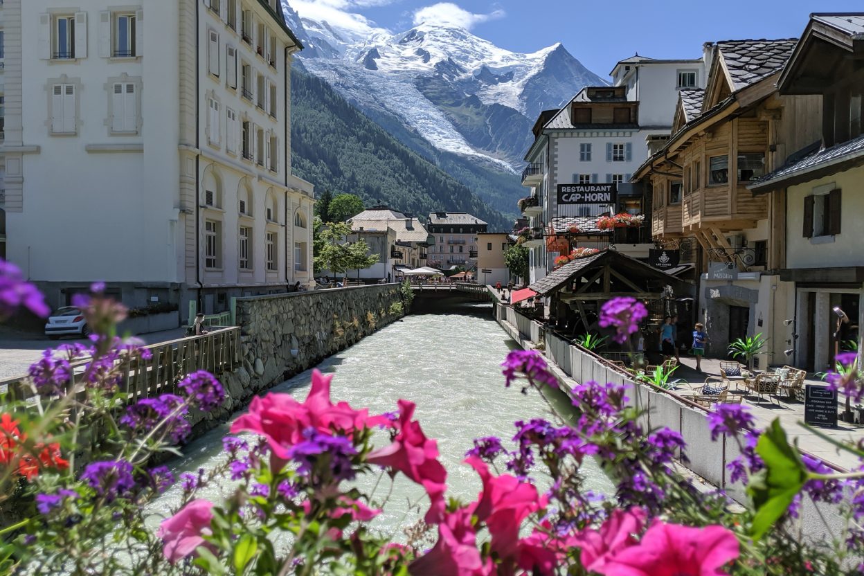 Awesome things to do in Chamonix in the summer: Alpine bucket list / hiking, museums, mountains, water sports, outdoor adventures, top attractions, and more / What to do in chamonix in the summer #chamonix #france #Montblanc #tourdumontblanc #frenchalps #alps