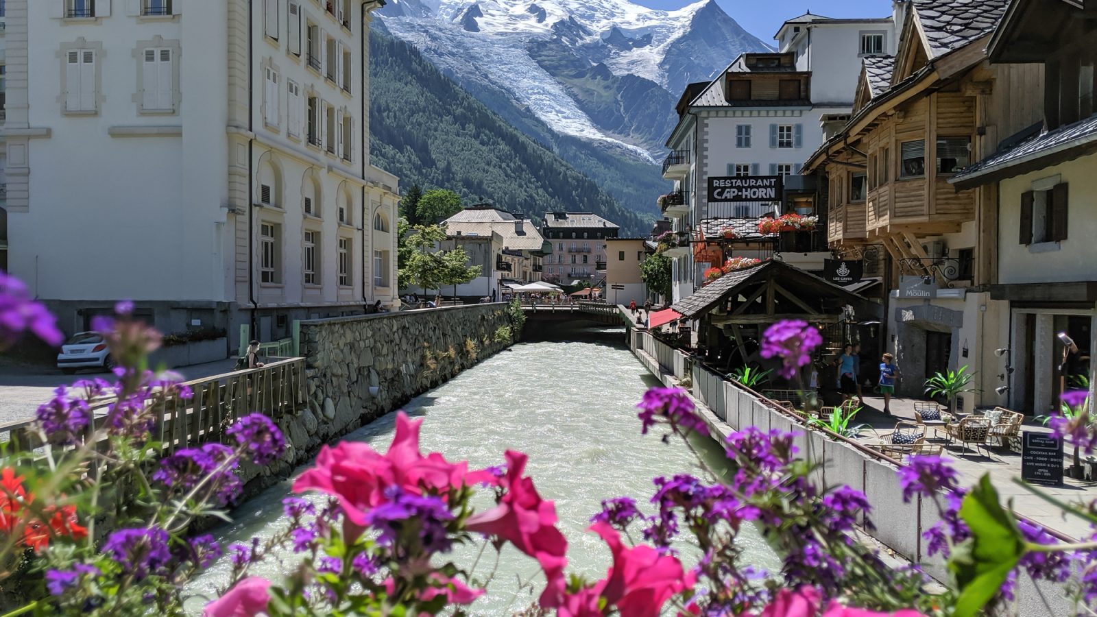 Awesome things to do in Chamonix in the summer: Alpine bucket list / hiking, museums, mountains, water sports, outdoor adventures, top attractions, and more / What to do in chamonix in the summer #chamonix #france #Montblanc #tourdumontblanc #frenchalps #alps