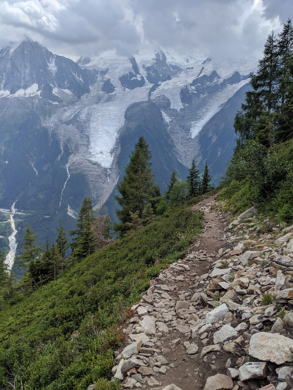 Best hikes in Chamonix: Plan de l'Aiguille to Mer de Glace and Montenvers on the Grand Balcon Nord / best day hikes in Chamonix / Mer de glace glacier, hiking in chamonix / the view on the way to Merlet