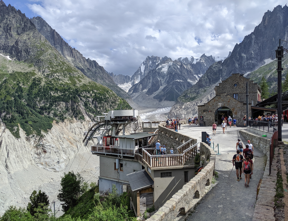 Awesome things to do in Chamonix in the summer: Alpine bucket list / Mer de glace glacier