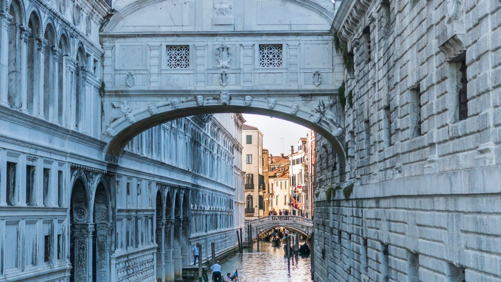top tips for planning quick trips: How to maximize your travel time: what to do before, during, and after your trip #traveltips #travelplanning #traveladvice #itinerary #travelhacks