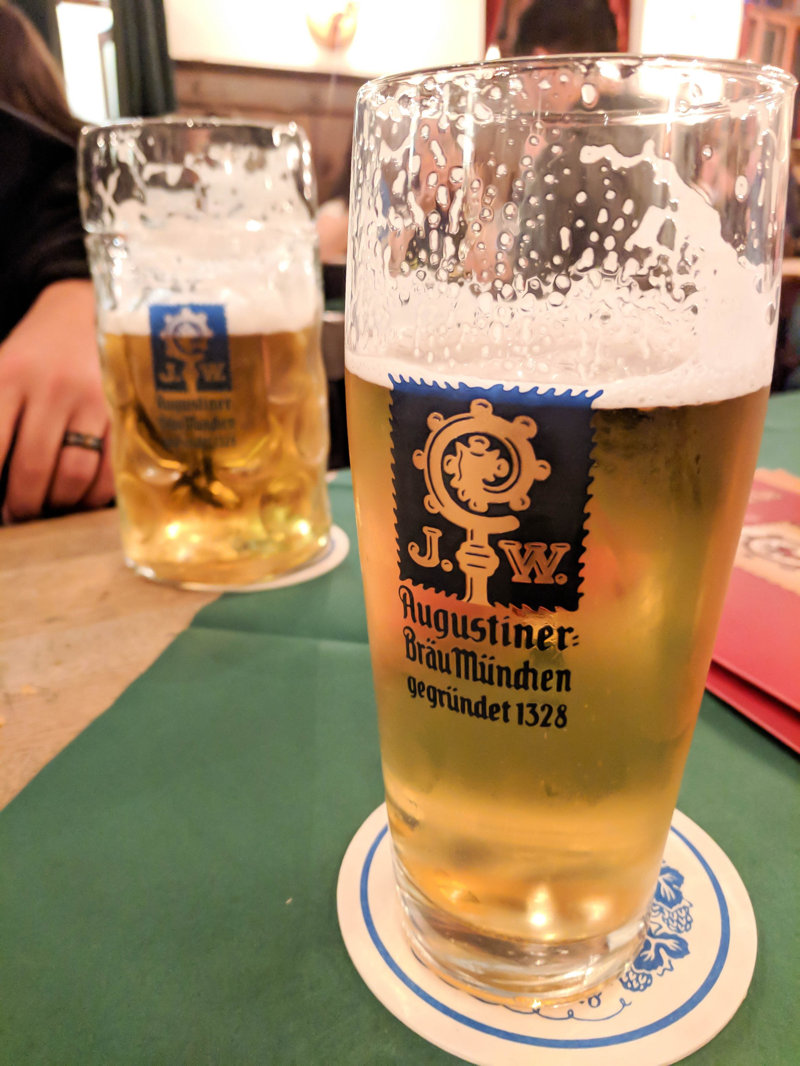 How to throw an Oktoberfest Party at home : What kind of beer | Augustiner
