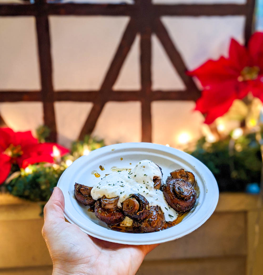 German Christmas market foods and drinks you can enjoy at home (with recipes) | sautéed mushrooms with garlic sauce