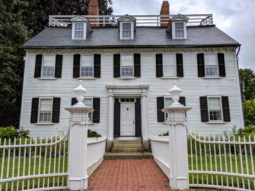 big white mansion seen in the movie hocus pocus