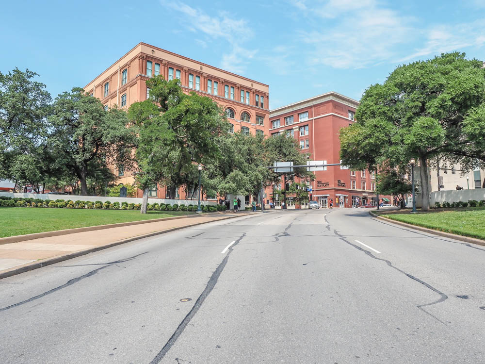 7 Worthwhile Ways to Spend a Weekend in Dallas, Texas | Dealey Plaza and the 6th Floor Museum, site of John F Kennedy assassination