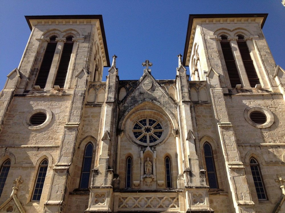 facade of the San Fernando Cathedral in San Antonio, Texas