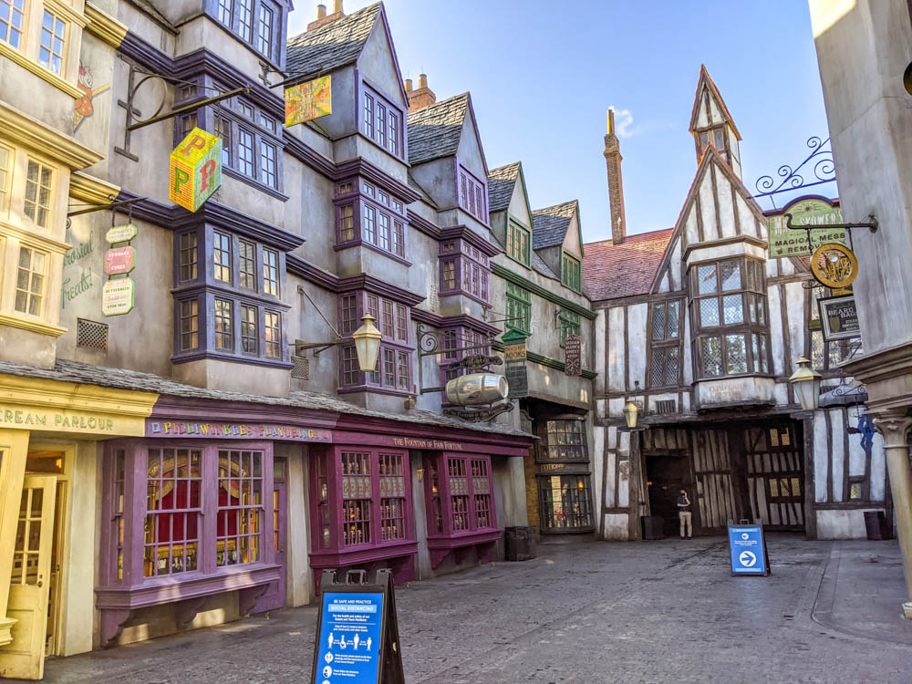 Empty Diagon Alley at Universal During the pandemic
