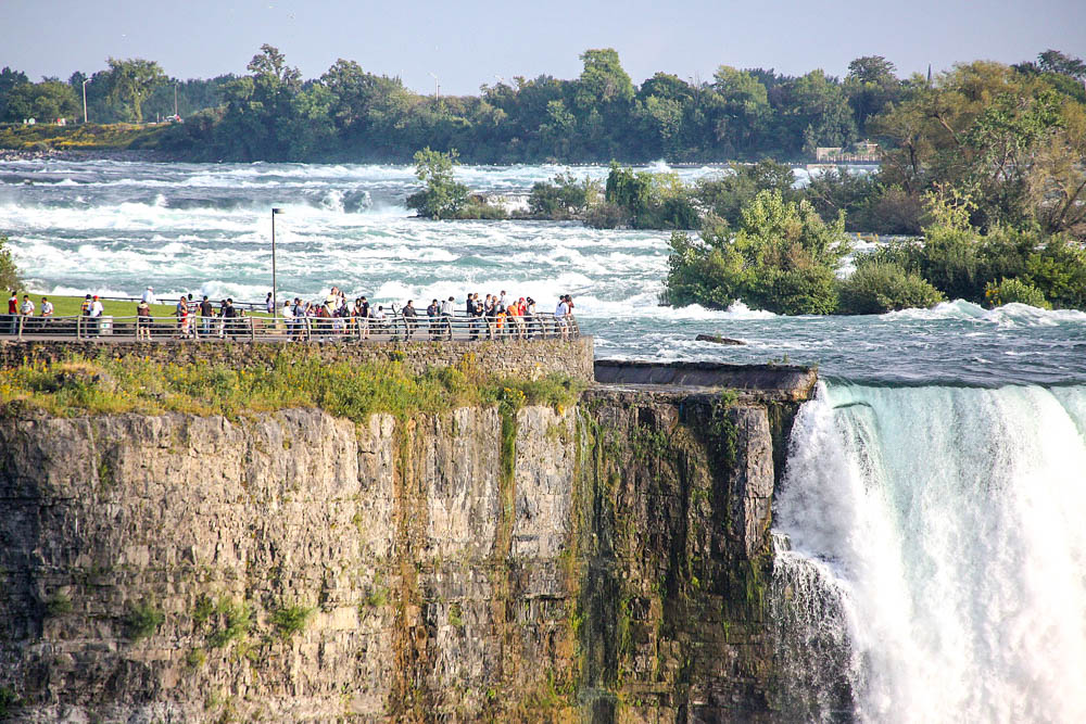 7 of the best niagara falls tours from new york: Visitors on the observation deck