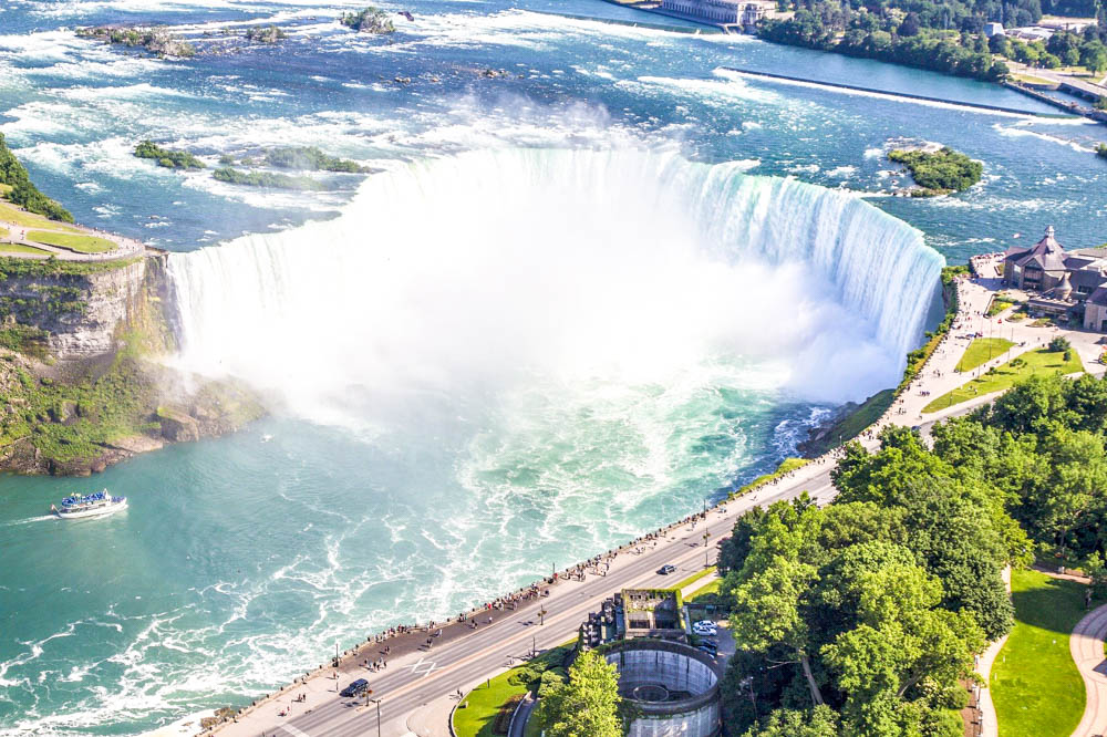 7 of the best niagara falls tours from new york: Horseshoe Falls as seen from above