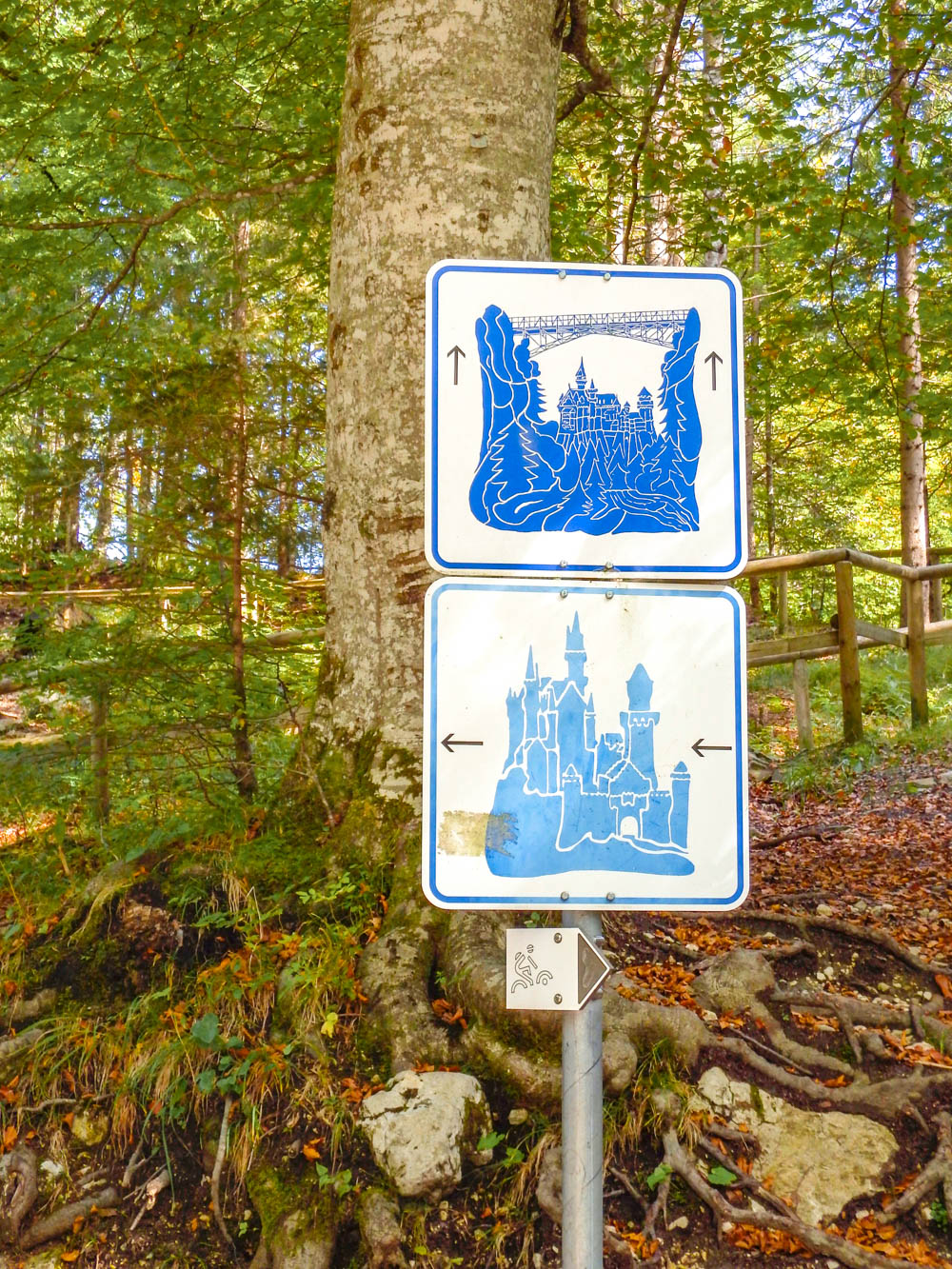 Signs to the castle and the Marienbrucke bridge | 10 Crucial Tips to Visit Neuschwanstein Castle Skillfully and Worry-Free | Tips for visiting Neuschwanstein Castle in Bavaria, Germany | Neuschwanstein Castle tour tickets