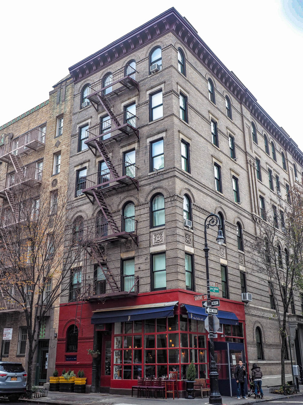 exterior of the apartment from the sitcom Friends