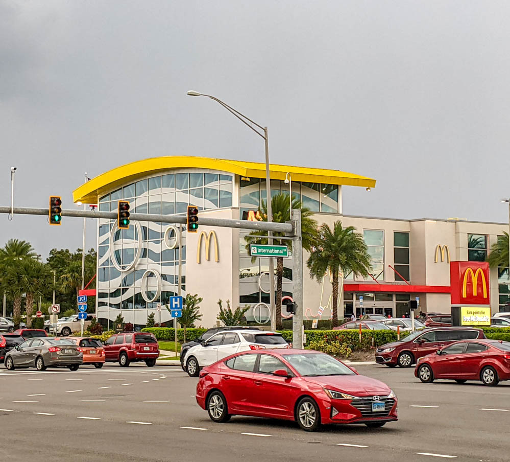 největší restaurace McDonalds na světě / nejlepší aktivity v Orlandu kromě zábavních parků: Orlando, Florida pro dospělé