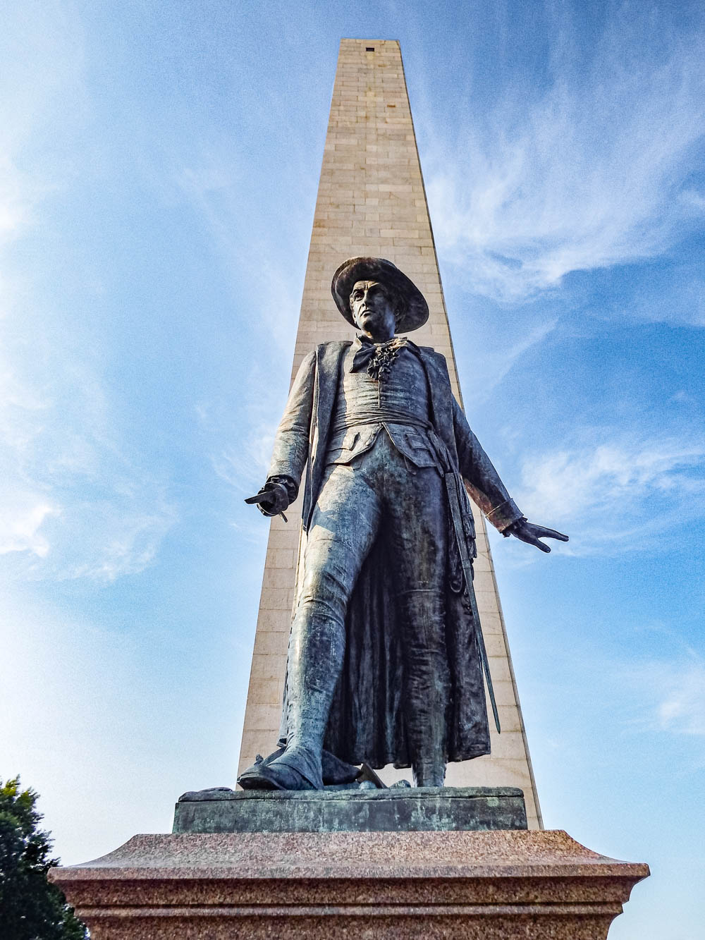 Boston bucket list and the best things to do in Boston: bunker hill monument and statue