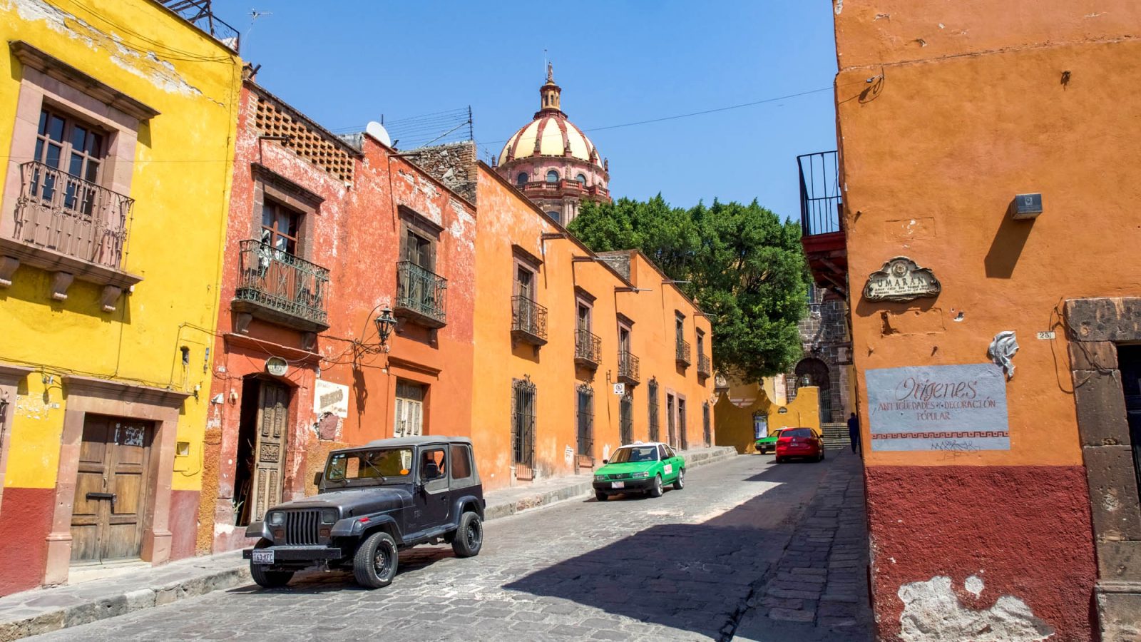 Traveler Beware: San Miguel de Allende's Charming Facade Hides Deeper Problems | San Miguel de Allende, Guanajuato, Mexico has a lot of serious problems you should be aware of before you visit. | Responsible travel, sustainable travel, and more