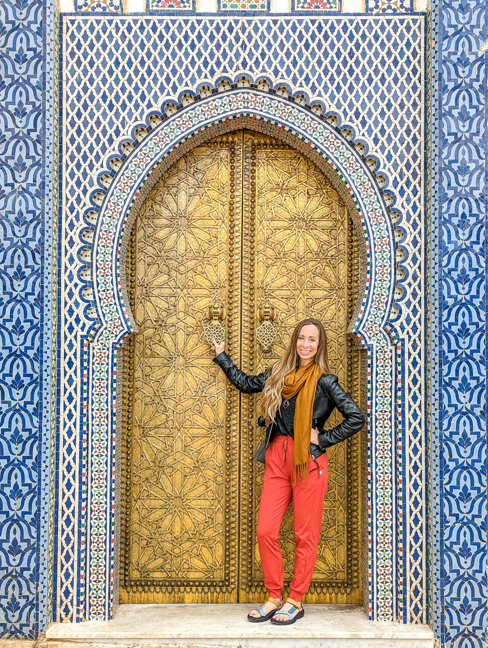 female tourist clothing morocco