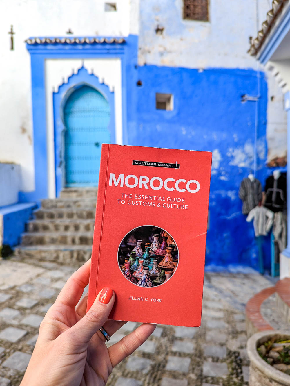 female tourist clothing morocco