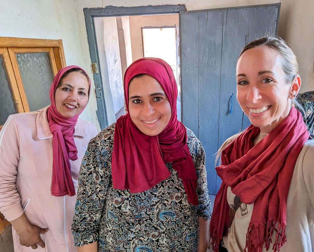 female tourist clothing morocco